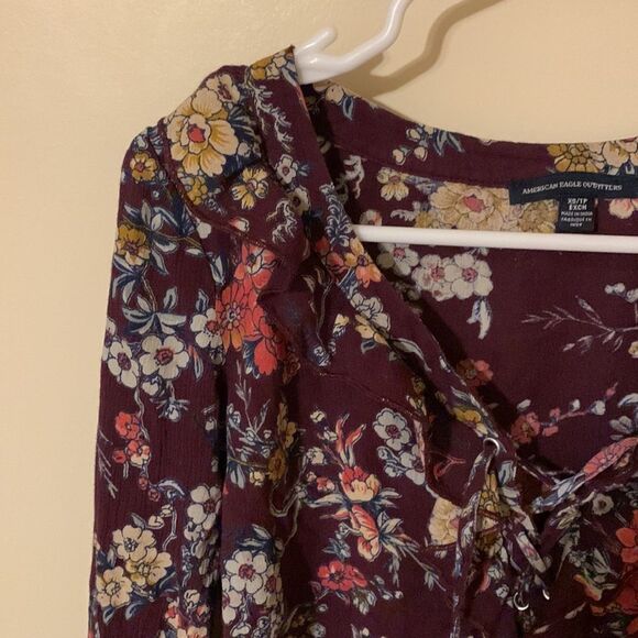 American Eagle Maroon Floral Long Sleeve Ruffle Blouse size XS - Picture 2 of 7
